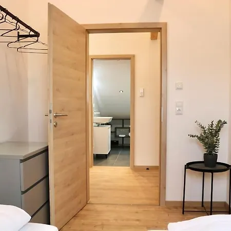 Moderne Dg-wohnung Im Guenztal דירה קרומבאך