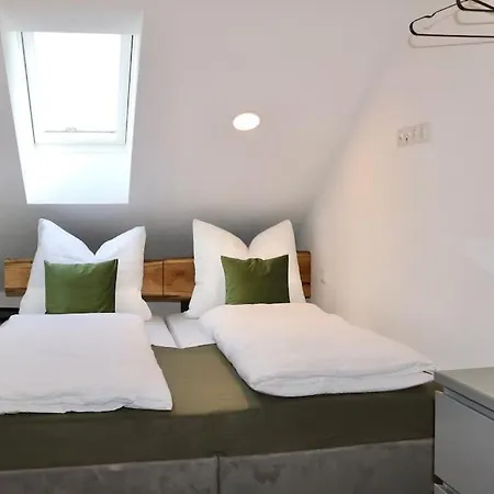 Moderne Dg-wohnung Im Guenztal